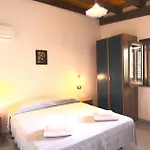 Villaseasicily , Pool Salt Water And Natural Chlorine In - Palermo Villa *