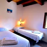 Villaseasicily , Pool Salt Water And Natural Chlorine In - Palermo Villa Balestrate