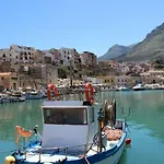 Villaseasicily , Pool Salt Water And Natural Chlorine In - Palermo Villa Balestrate