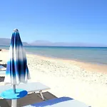 Villaseasicily , Pool Salt Water And Natural Chlorine In - Palermo Villa *