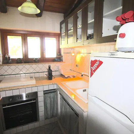 Villaseasicily , Pool Salt Water And Natural Chlorine In - Palermo Villa *