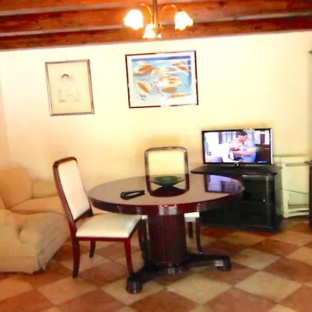 Villaseasicily , Pool Salt Water And Natural Chlorine In - Palermo Villa Balestrate
