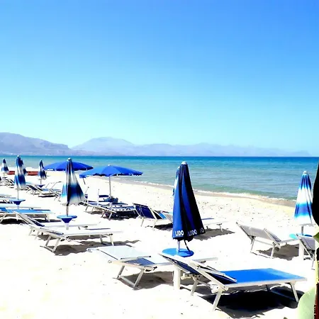 Villaseasicily , Pool Salt Water And Natural Chlorine In - Palermo Villa
